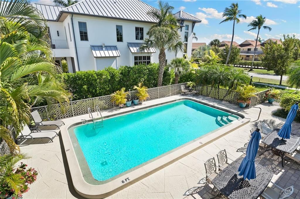 1063 8th St S, Unit 202, Naples, FL 34102 Photo