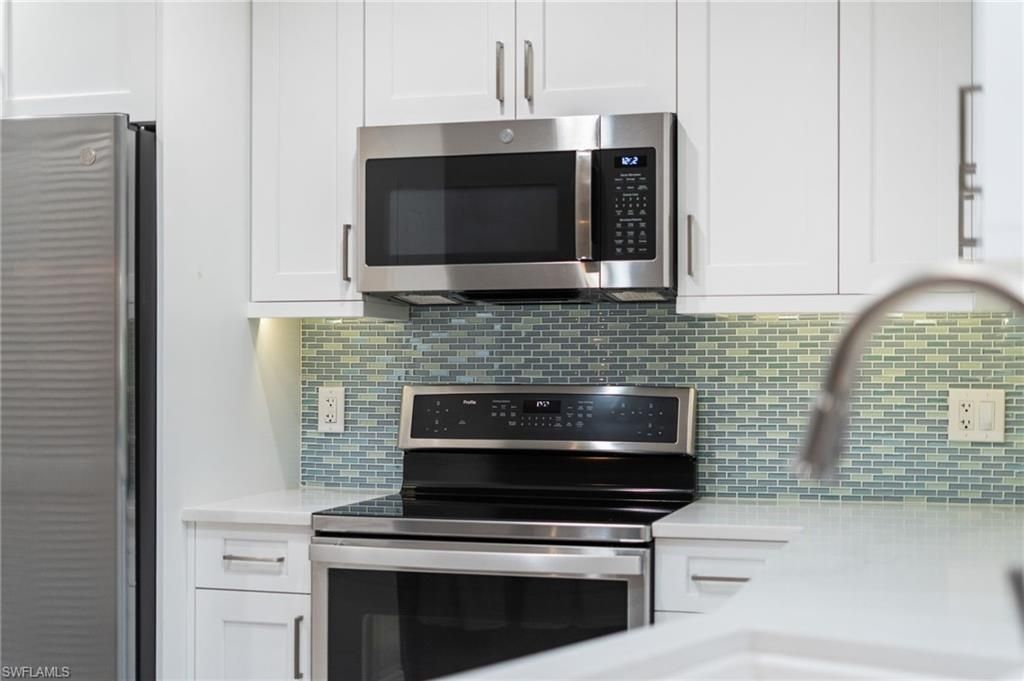 1063 8th St S, Unit 202, Naples, FL 34102 Photo