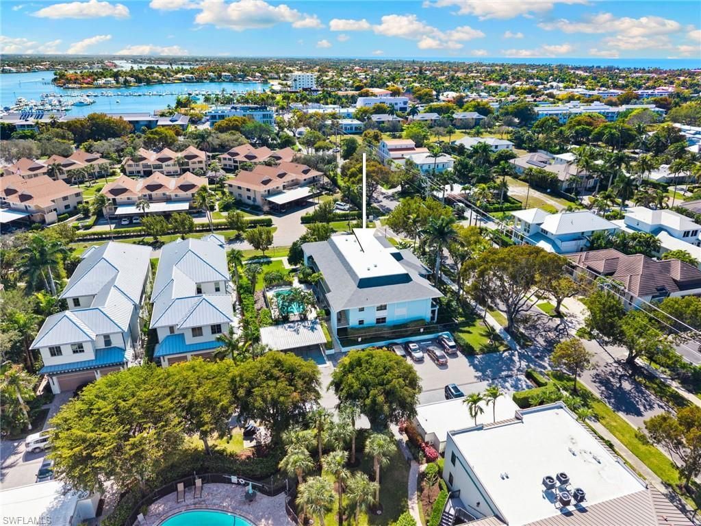 1063 8th St S, Unit 202, Naples, FL 34102 Photo