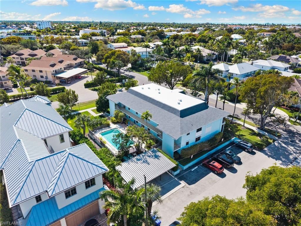 1063 8th St S, Unit 202, Naples, FL 34102 Photo