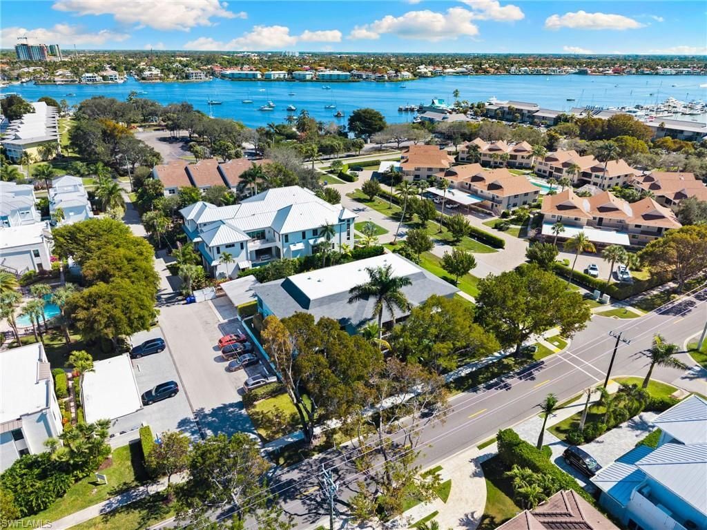 1063 8th St S, Unit 202, Naples, FL 34102 Photo