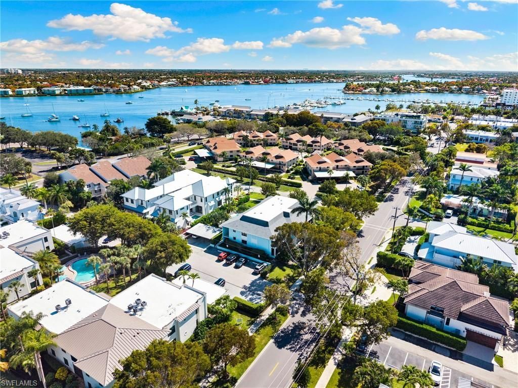 1063 8th St S, Unit 202, Naples, FL 34102 Photo