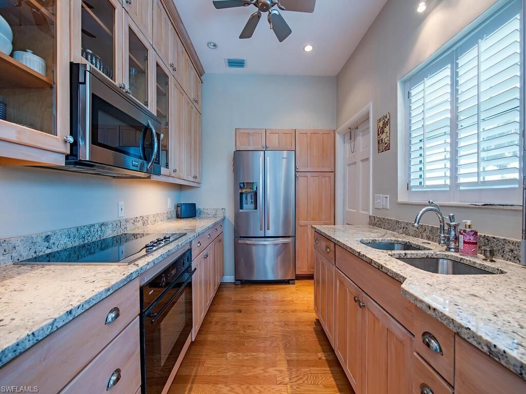 383 Harbour Dr, Unit 308, Naples, FL 34103 Photo