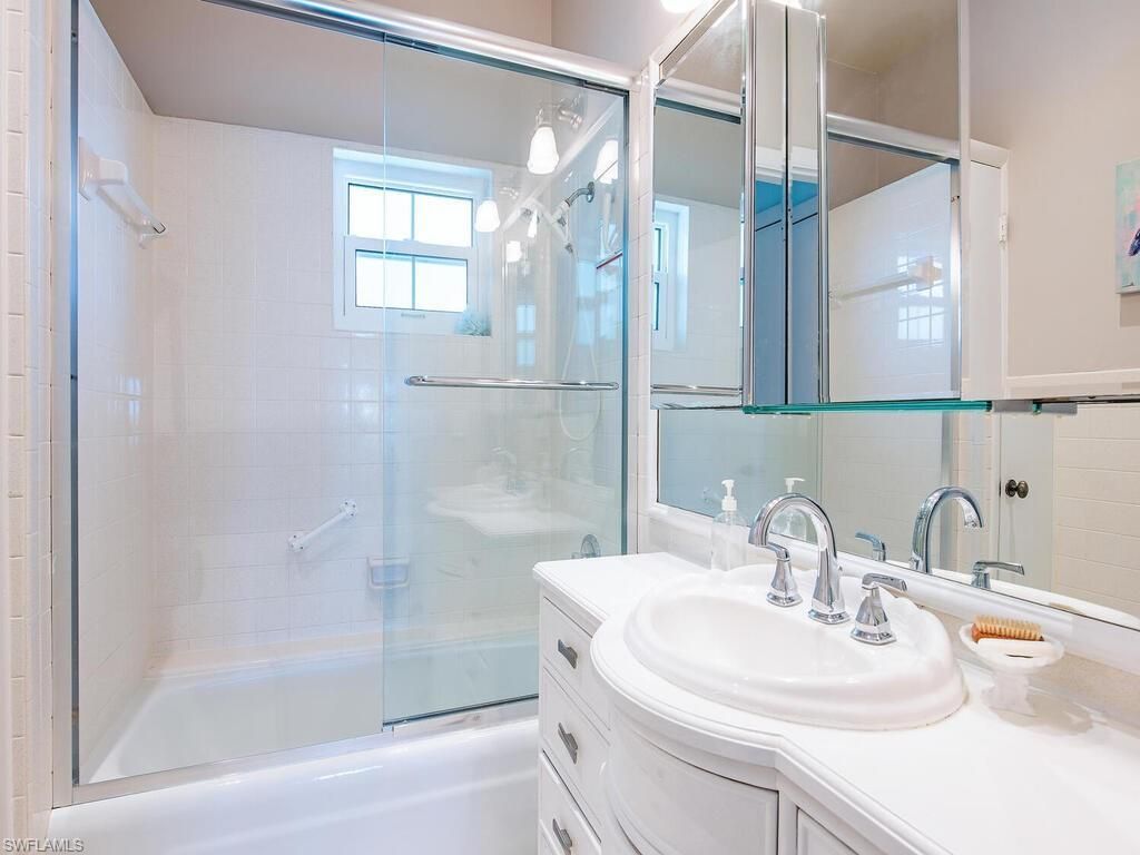 383 Harbour Dr, Unit 308, Naples, FL 34103 Photo