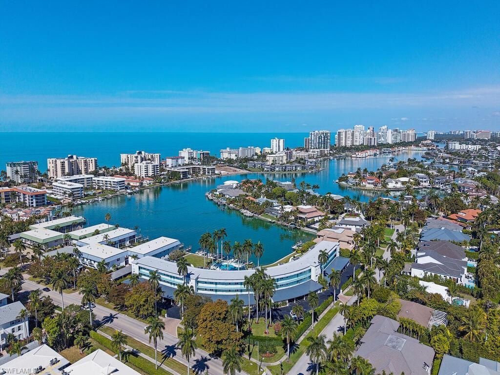 383 Harbour Dr, Unit 308, Naples, FL 34103 Photo