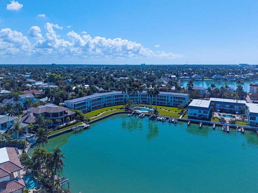 383 Harbour Dr, Unit 308, Naples, FL 34103 Photo