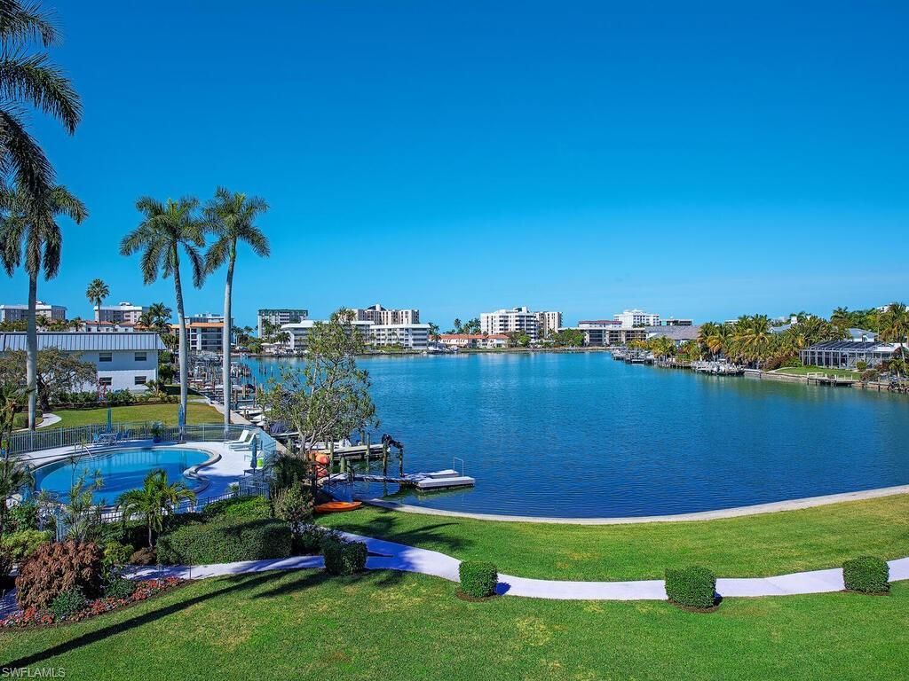 383 Harbour Dr, Unit 308, Naples, FL 34103 Photo