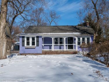 910 W Drayton Street, Ferndale, MI 48220