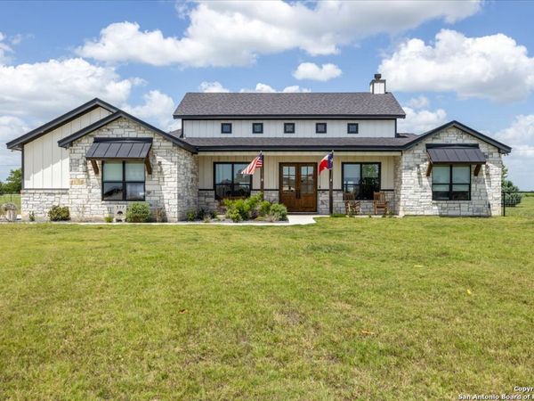 317 Farmstead, Seguin, TX 78155