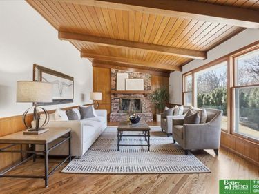 2211 N 137th Street, Omaha, NE 68164