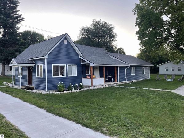 7786 State E, Central Lake, MI 49622