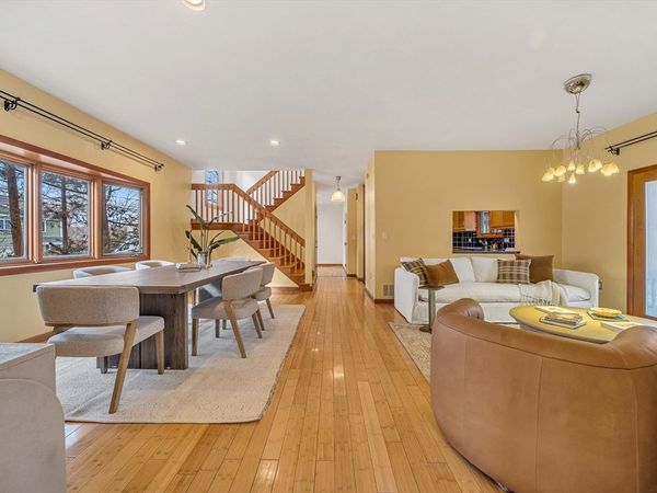 16 Carthay Cir, Unit 16, Newton, MA 02461