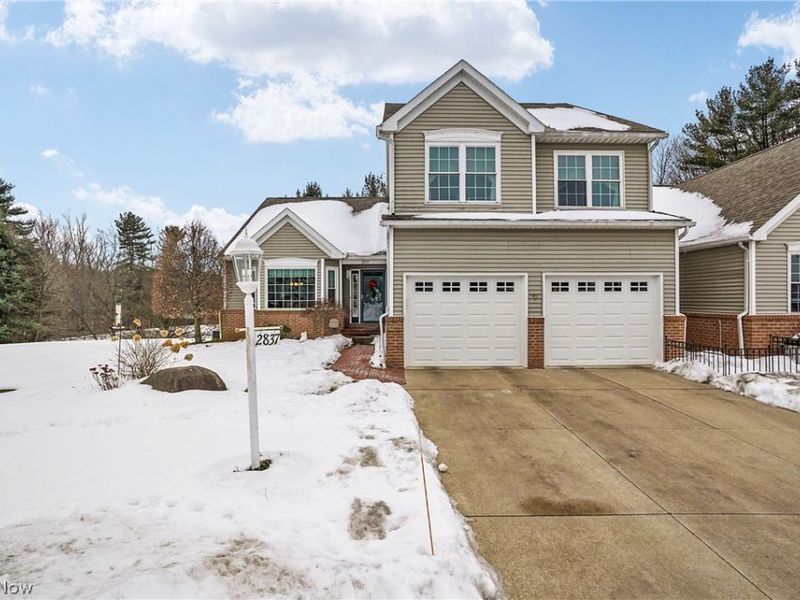 2837 Stratford Circle, Akron, OH 44312 Photo 2