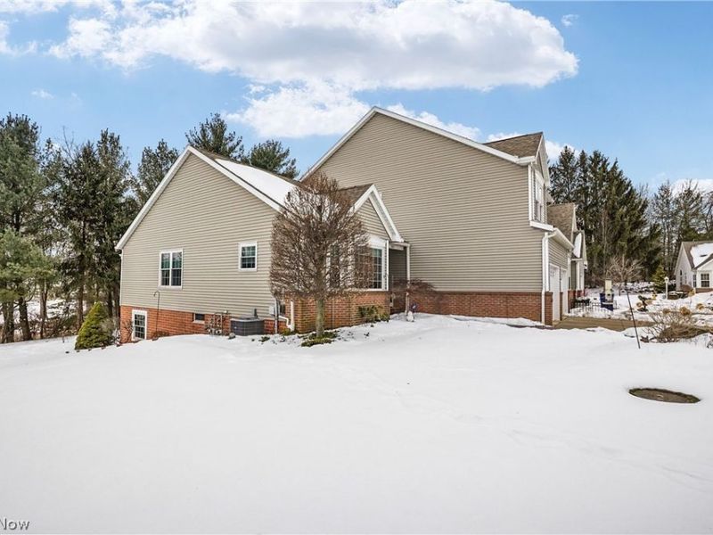 2837 Stratford Circle, Akron, OH 44312 Photo 4