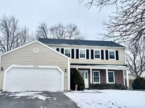 30W011 Kensington Drive, Warrenville, IL 60555