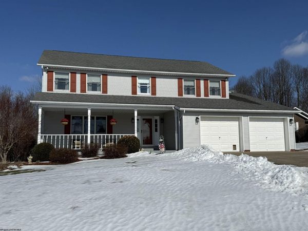 280 Deerfield Circle, Kingwood, WV 26537