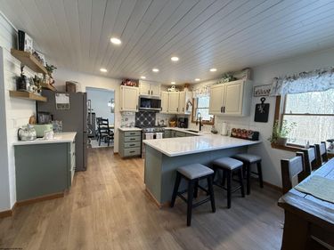 280 Deerfield Circle, Kingwood, WV 26537