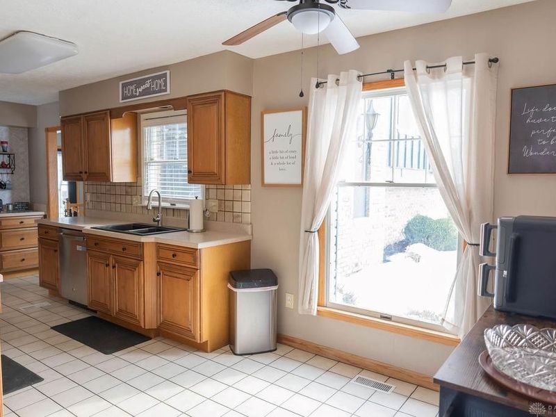 2824 Balsam Drive, Springfield, OH 45503 Photo 8