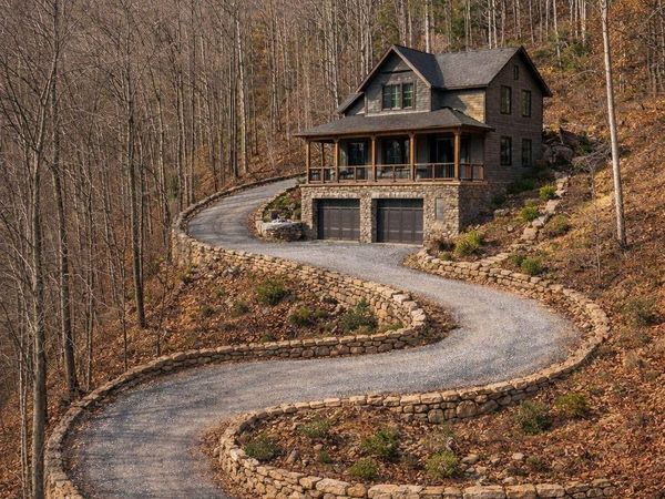 31 Reillys Bluff Road, Barnardsville, NC 28709