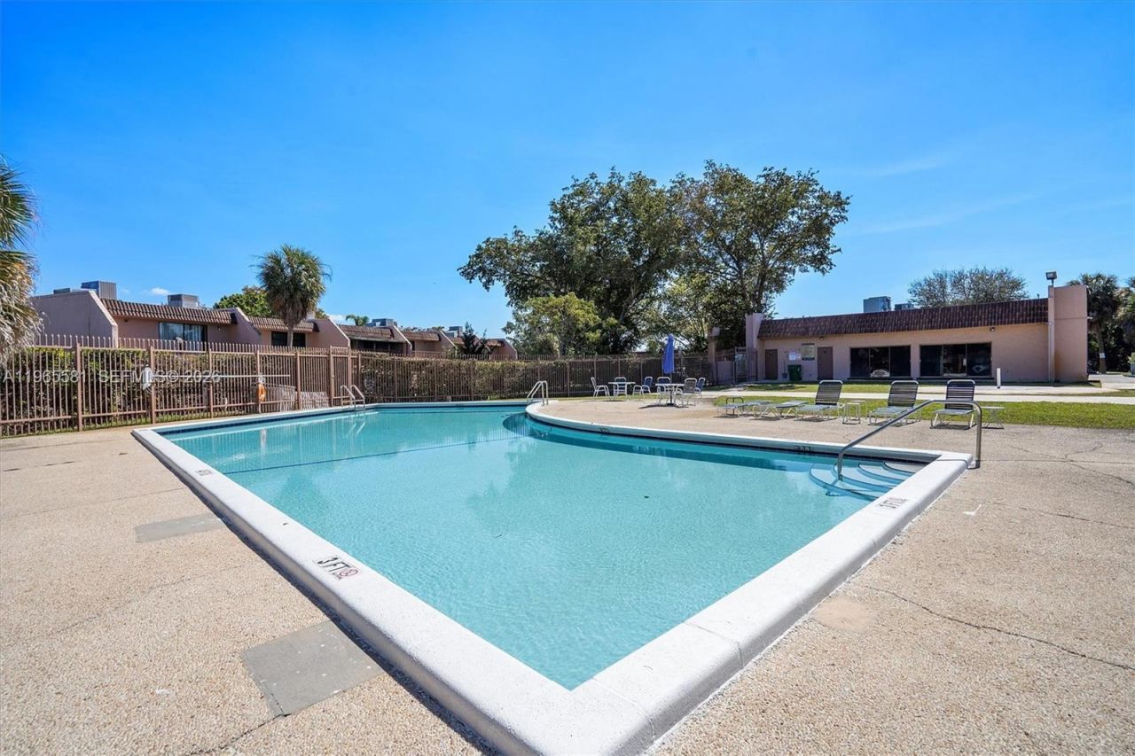 48 Matador Ln, Unit 5-23, Davie, FL 33324 Photo