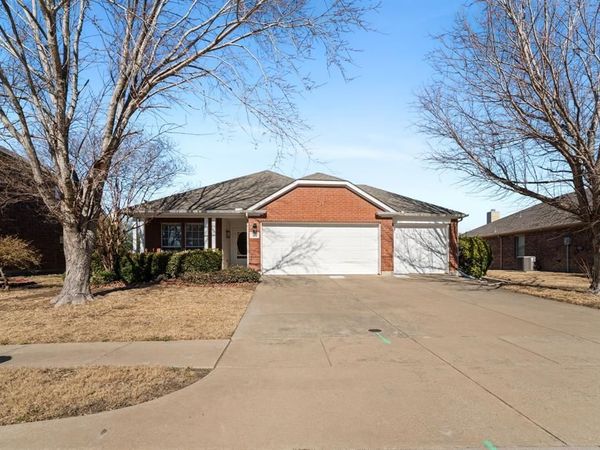 209 Bear Trail, Waxahachie, TX 75165