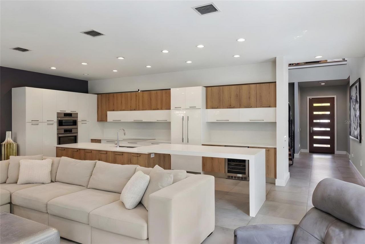 1732 Shoreland Drive, Sarasota, FL 34239 Photo