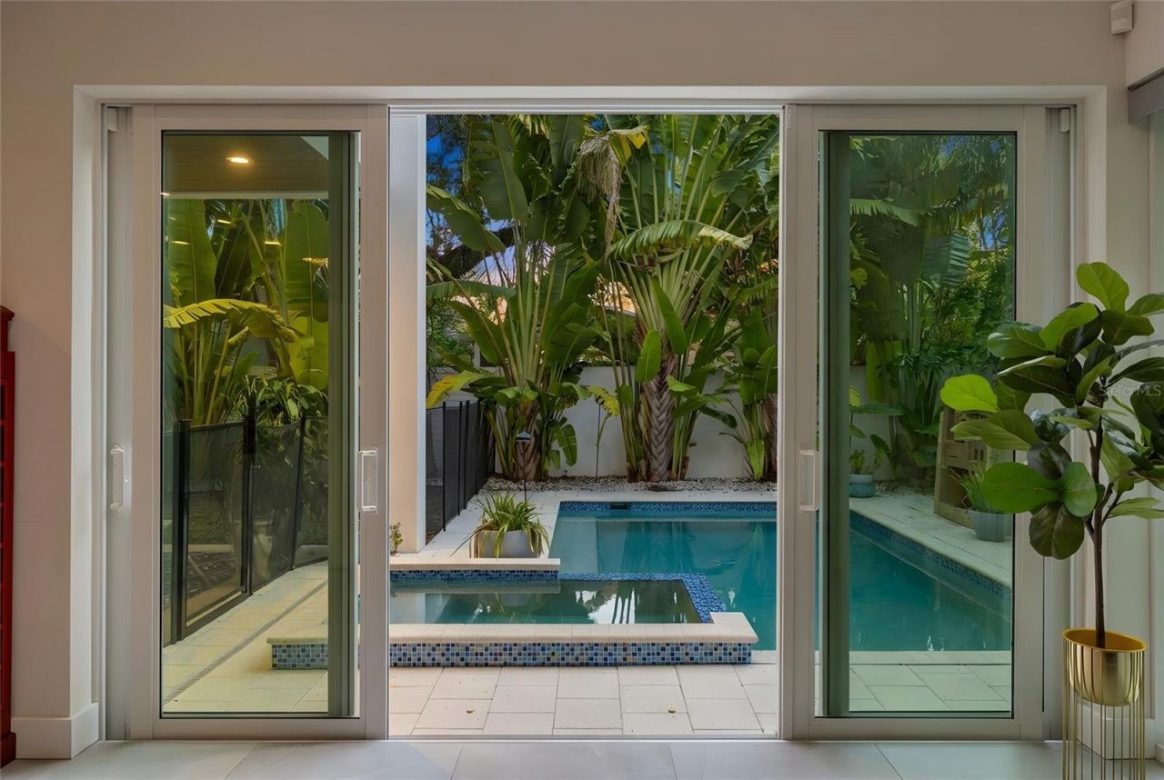 1732 Shoreland Drive, Sarasota, FL 34239 Photo