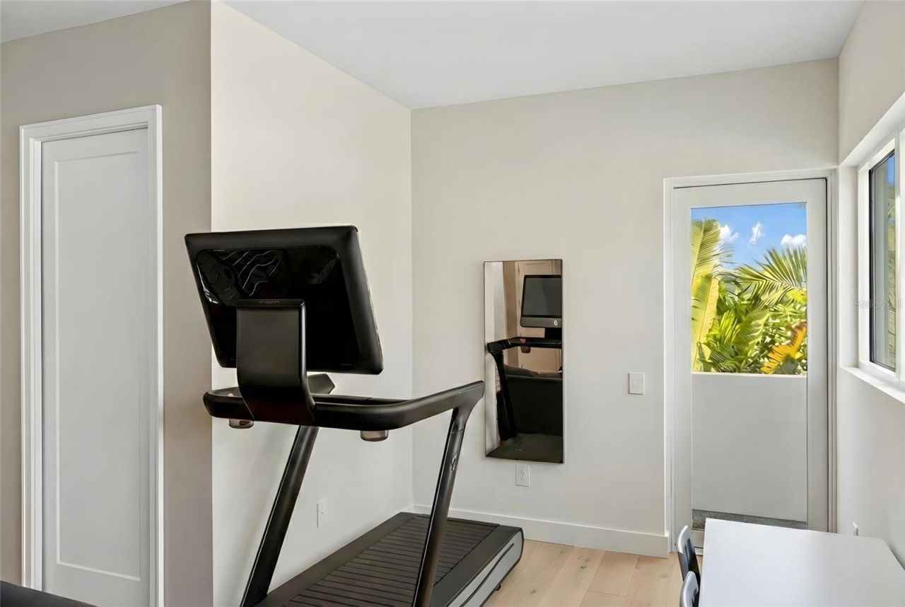 1732 Shoreland Drive, Sarasota, FL 34239 Photo