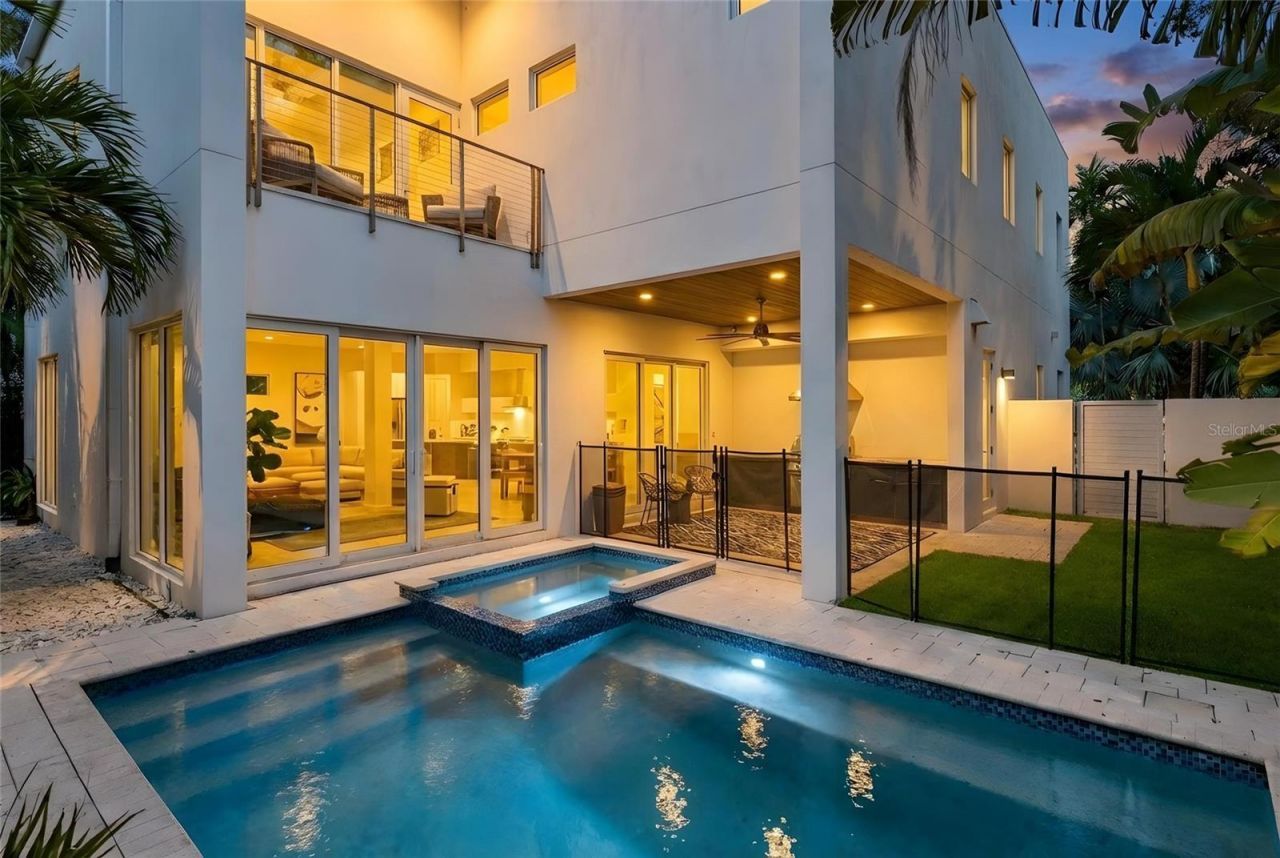 1732 Shoreland Drive, Sarasota, FL 34239 Photo