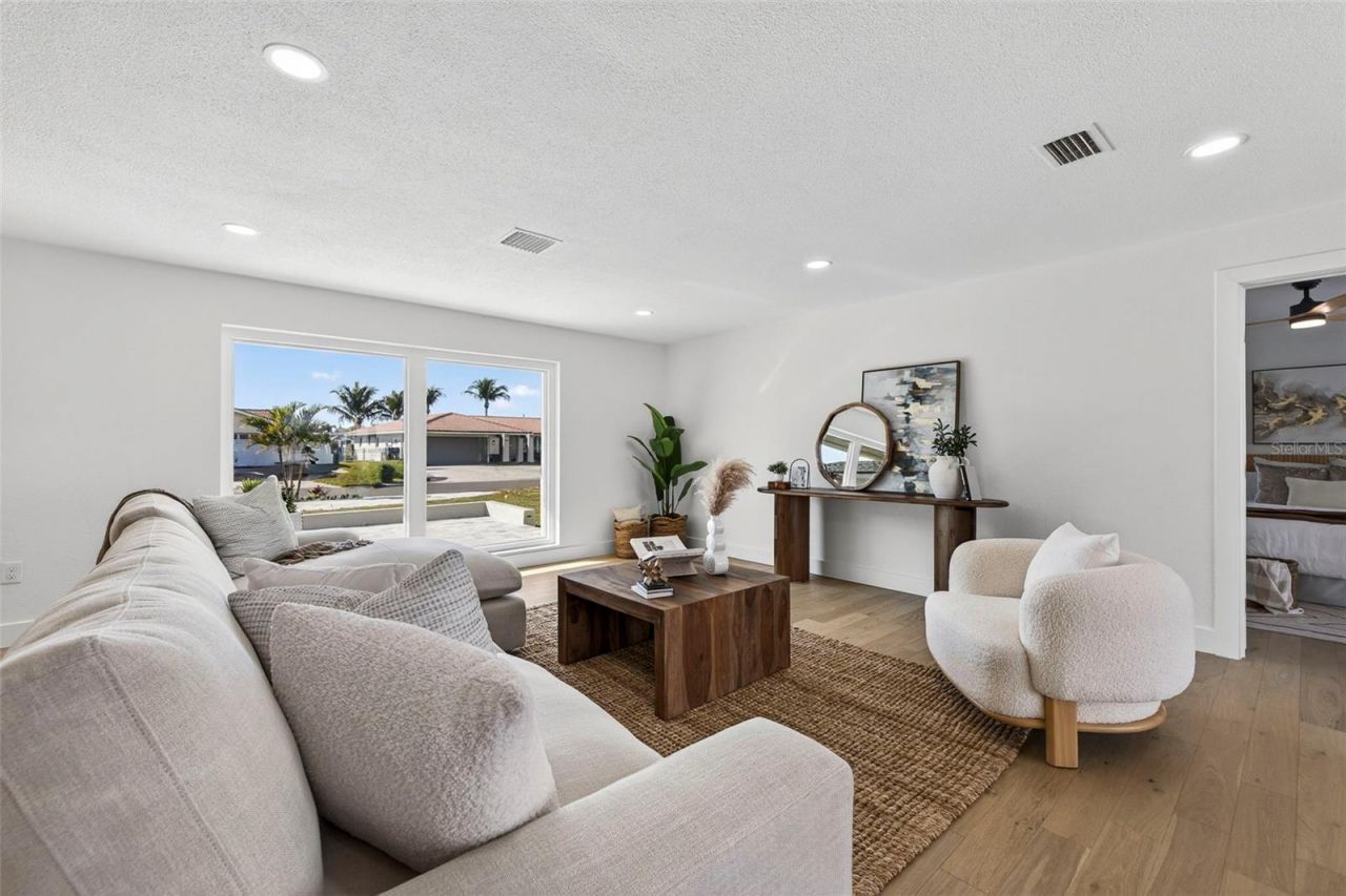 4426 43rd Street S, Saint Petersburg, FL 33702 Photo