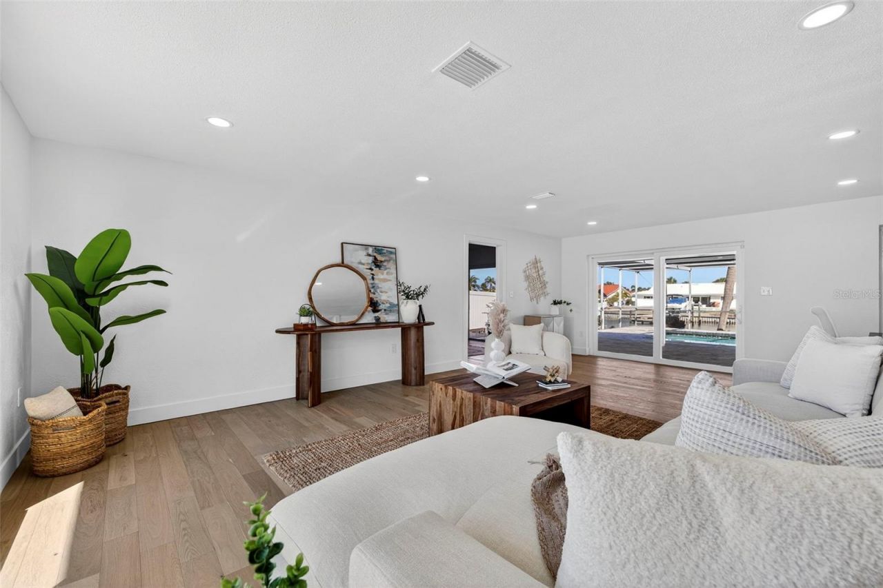 4426 43rd Street S, Saint Petersburg, FL 33702 Photo