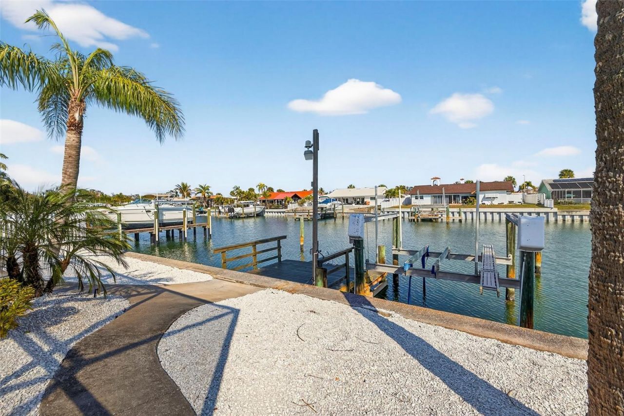 4426 43rd Street S, Saint Petersburg, FL 33702 Photo