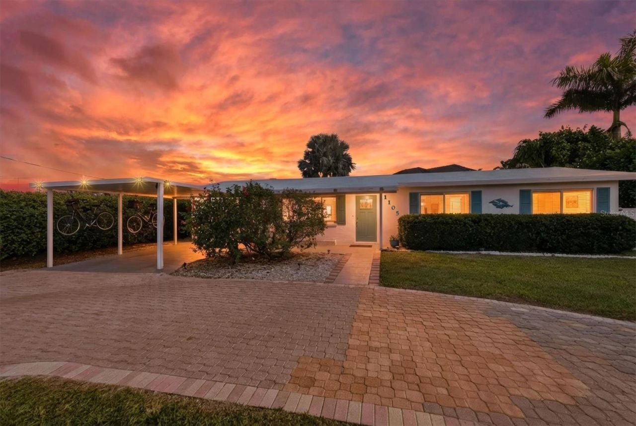 1105 Christopher Court, Naples, FL 34104 Main Photo