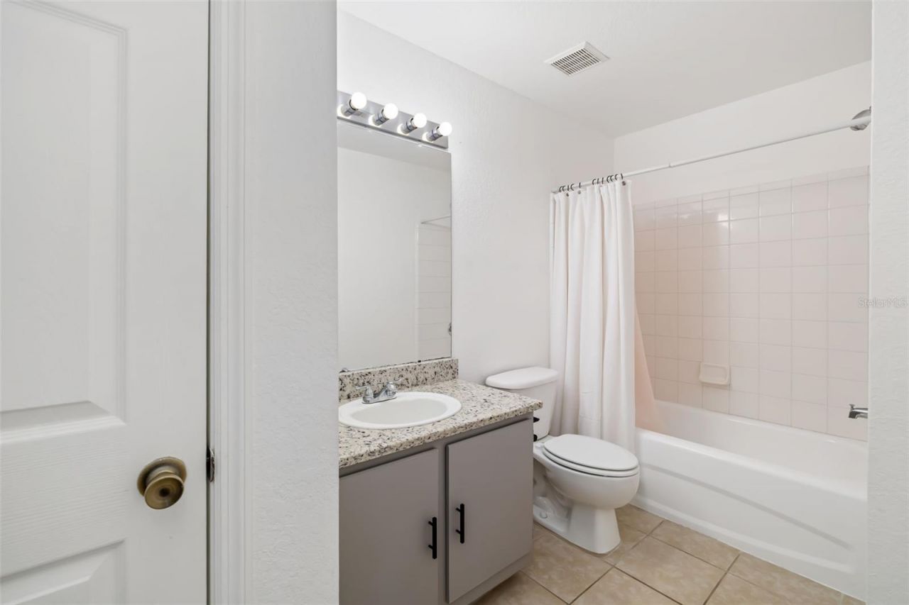 8933 Manor Loop, Unit 205, Lakewood Ranch, FL 34202 Photo