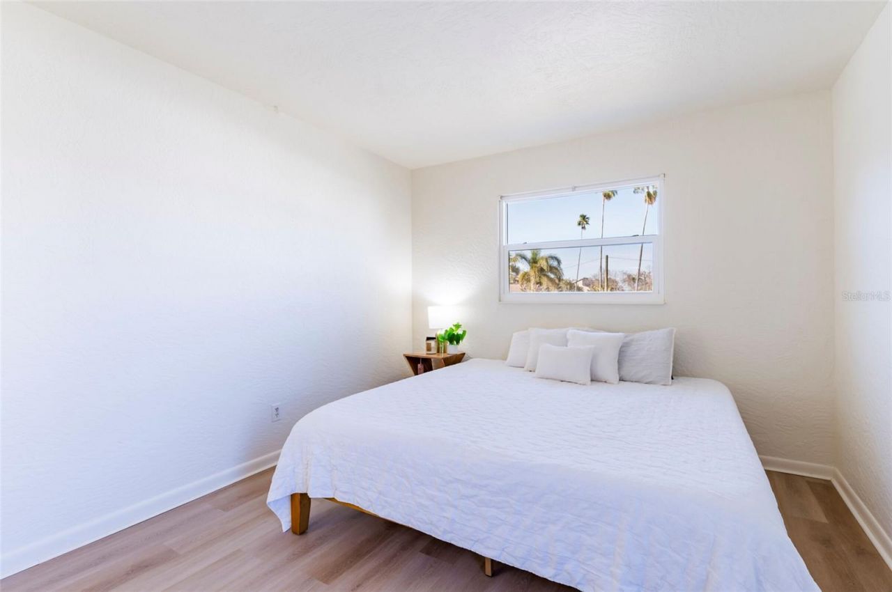 1870 Nebraska Avenue Ne, Saint Petersburg, FL 33703 Photo