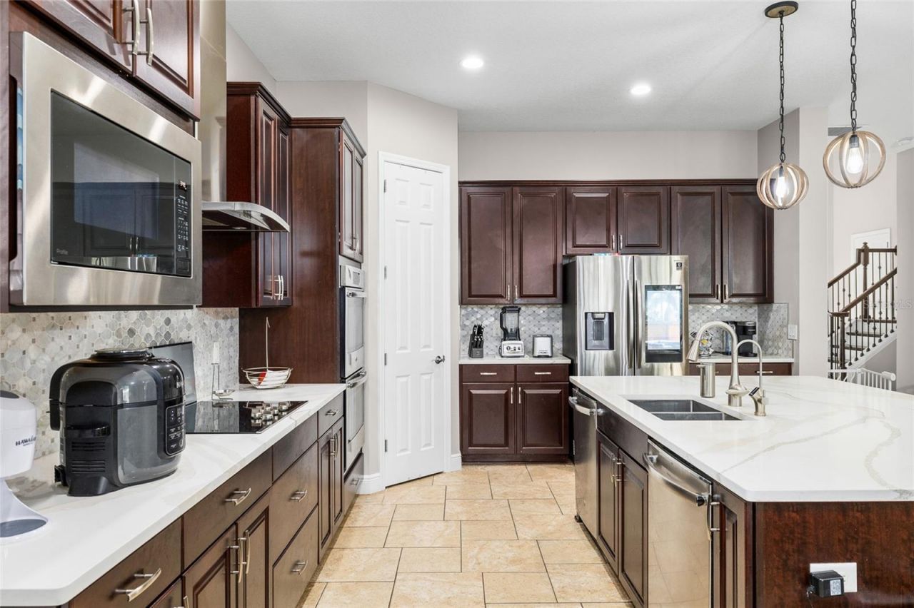 10902 Charmwood Drive, Riverview, FL 33569 Photo