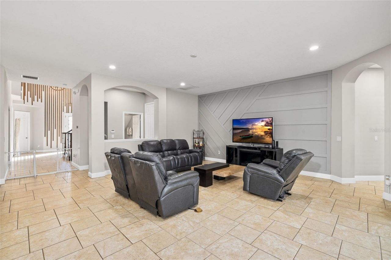 10902 Charmwood Drive, Riverview, FL 33569 Photo