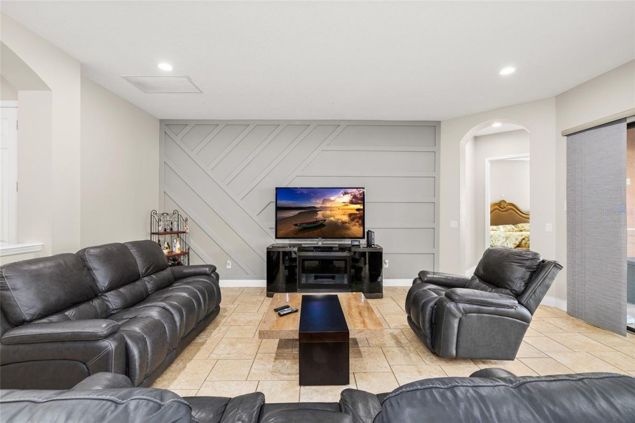 10902 Charmwood Drive, Riverview, FL 33569 Photo