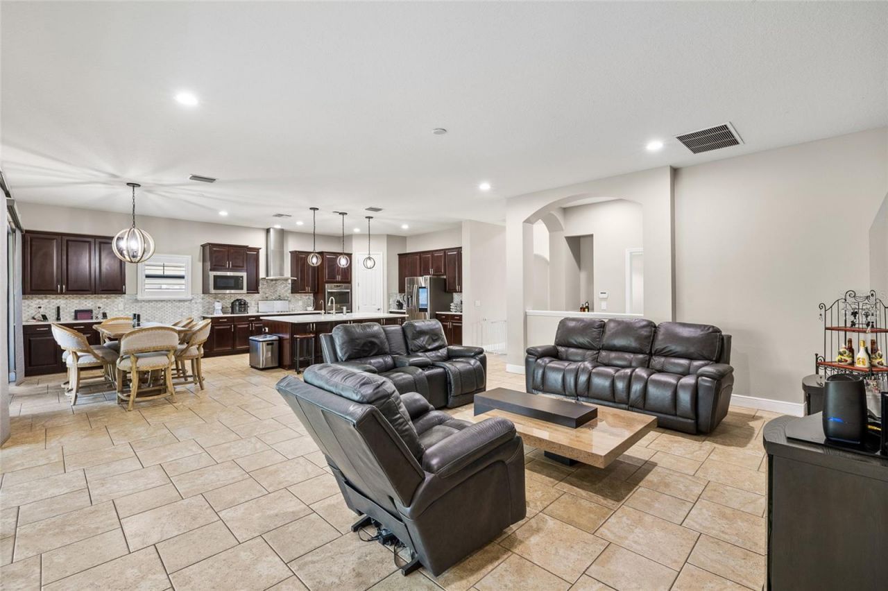 10902 Charmwood Drive, Riverview, FL 33569 Photo