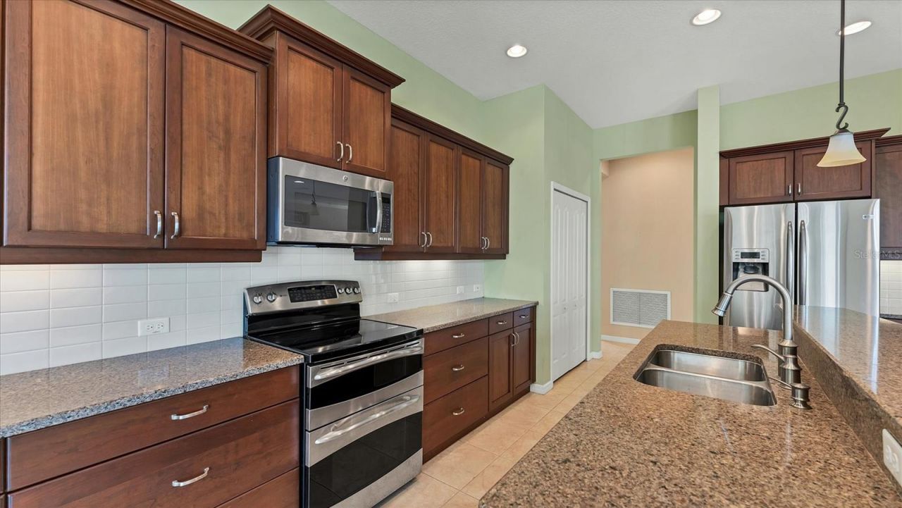 6207 46th Court E, Bradenton, FL 34203 Photo