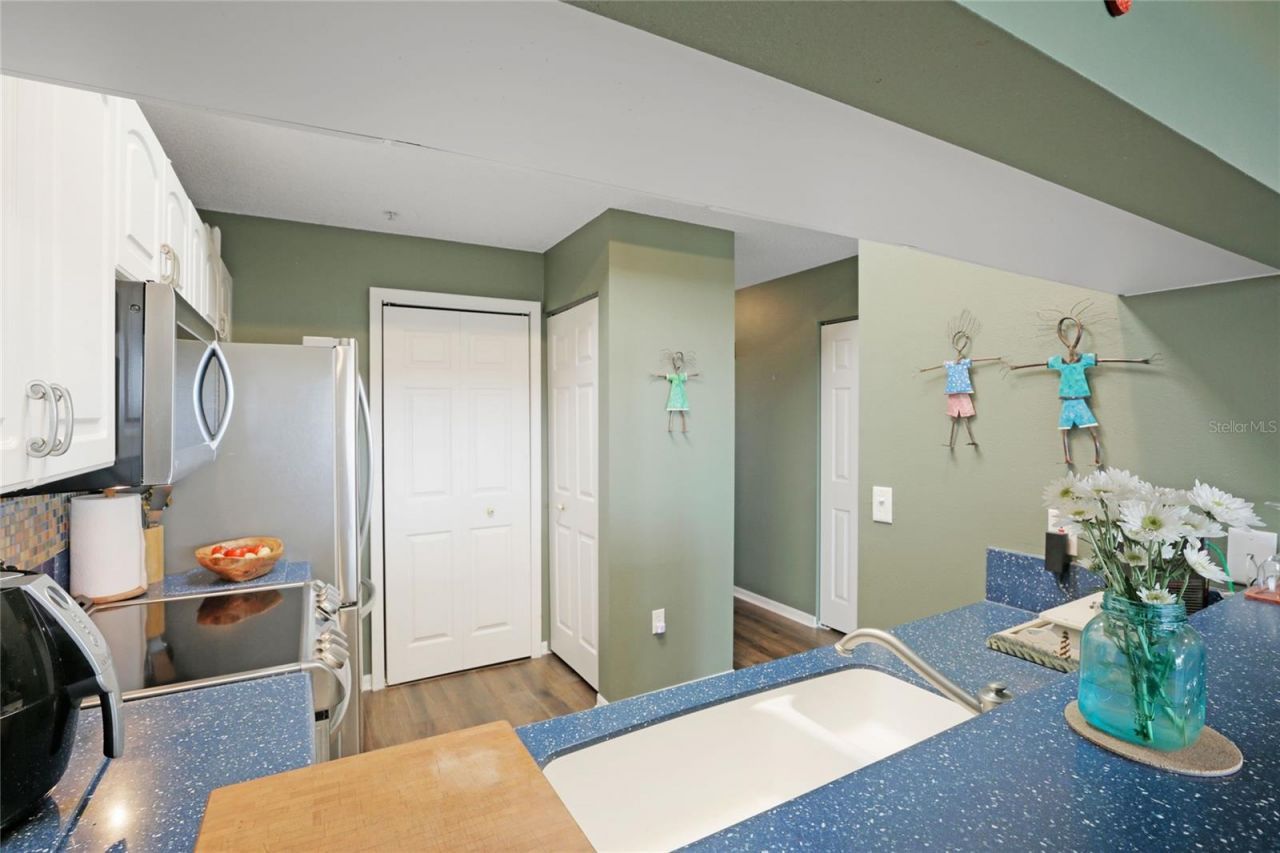 3607 E Bay Drive, Unit 211, Holmes Beach, FL 34217 Photo