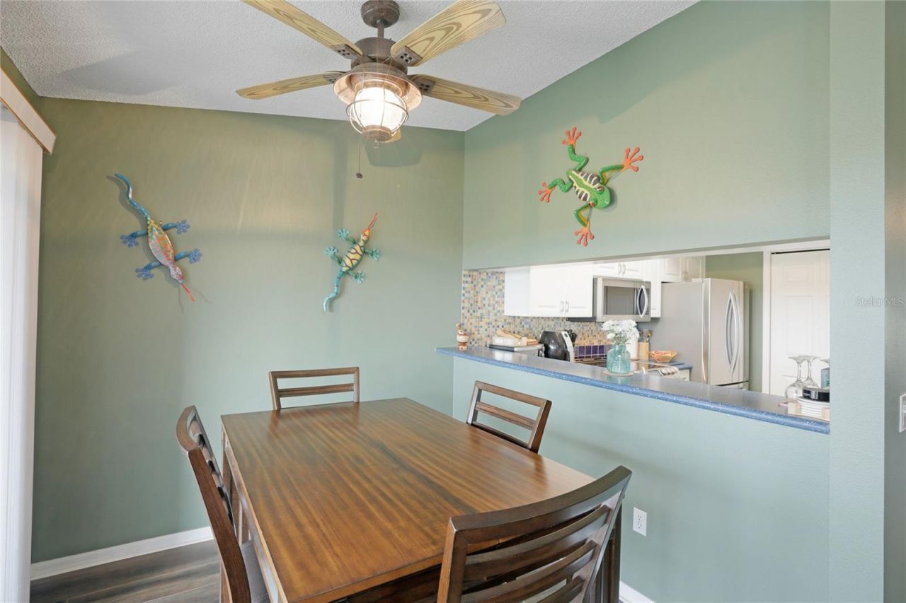 3607 E Bay Drive, Unit 211, Holmes Beach, FL 34217 Photo
