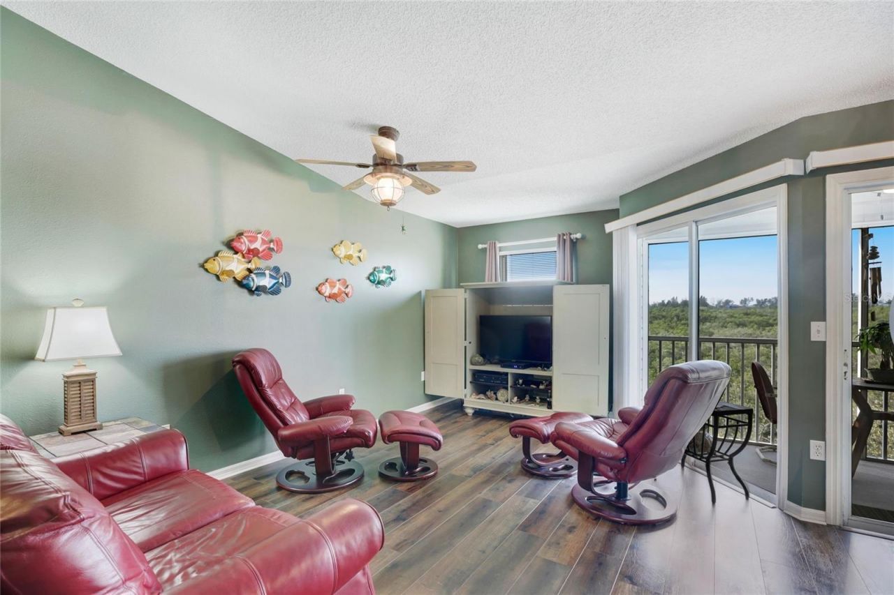 3607 E Bay Drive, Unit 211, Holmes Beach, FL 34217 Photo
