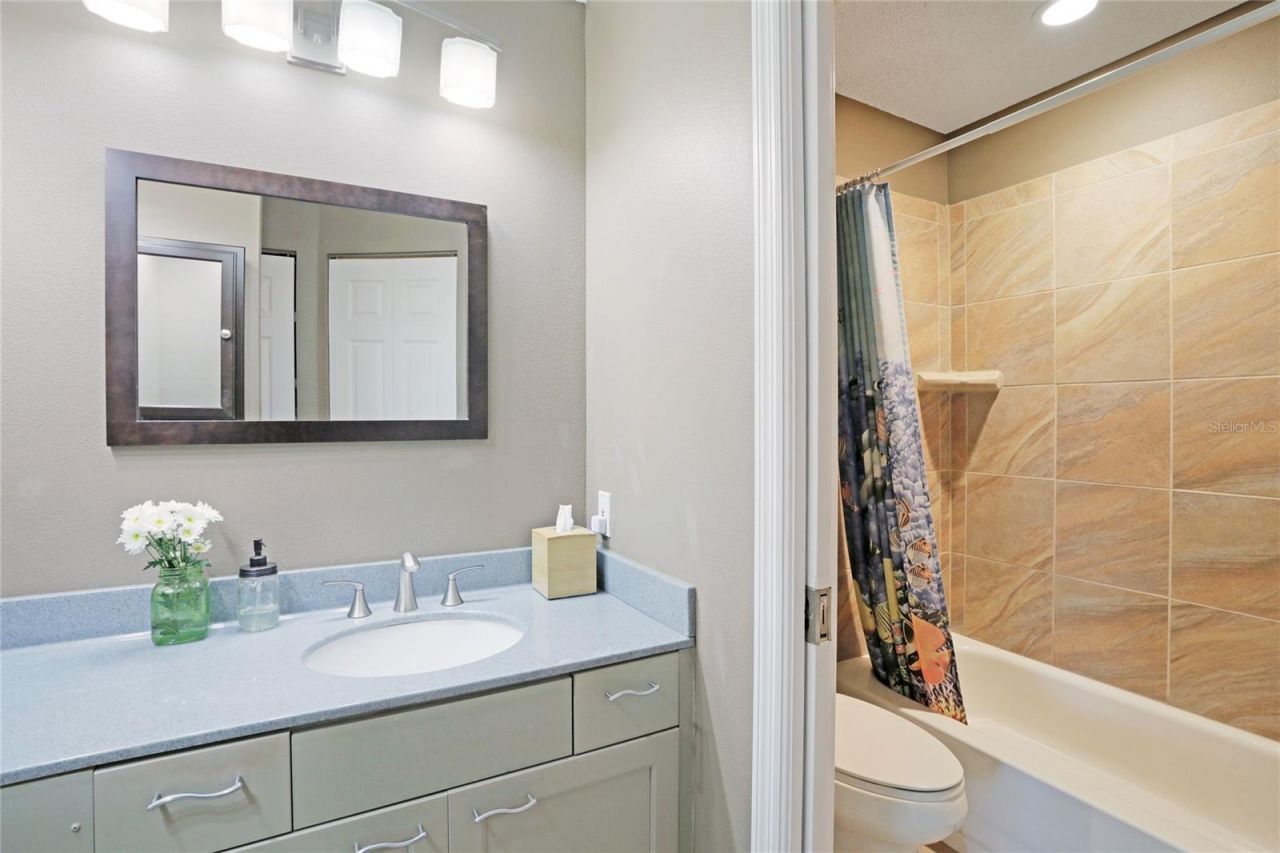 3607 E Bay Drive, Unit 211, Holmes Beach, FL 34217 Photo