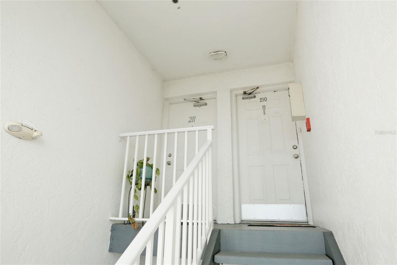 3607 E Bay Drive, Unit 211, Holmes Beach, FL 34217 Photo