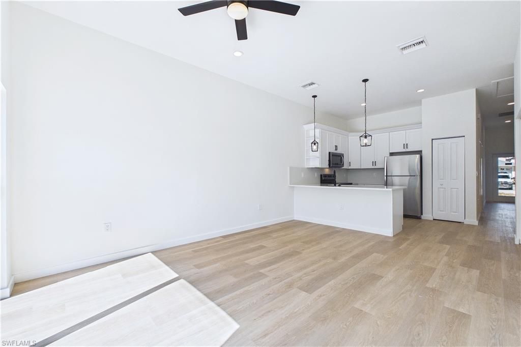 542/544 SE 6th Ter, Cape Coral, FL 33990 Photo