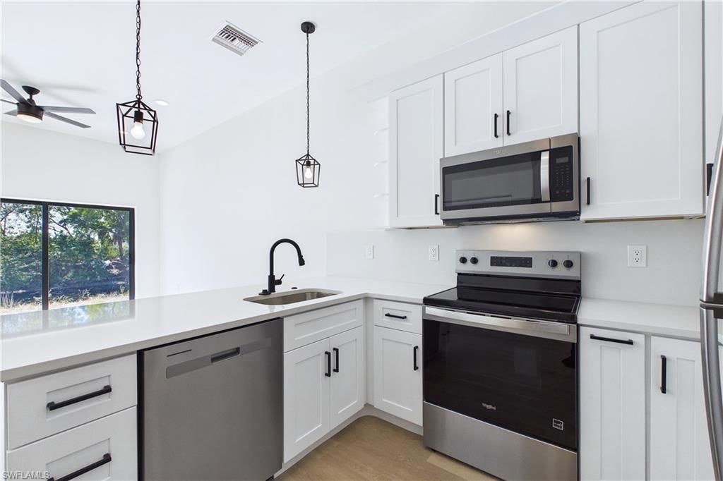 542/544 SE 6th Ter, Cape Coral, FL 33990 Photo