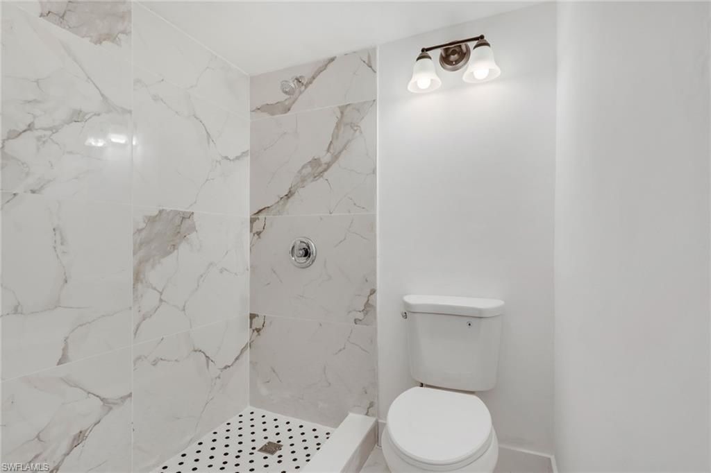 2366 E. Mall Dr, Unit Apt. 101, Fort Myers, FL 33901 Photo