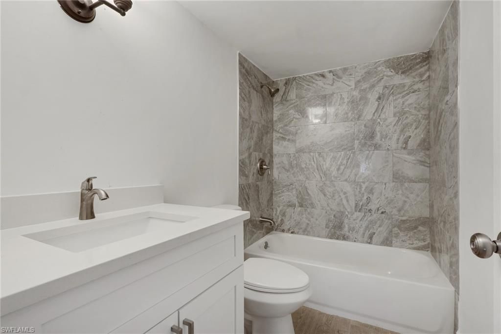 2366 E. Mall Dr, Unit Apt. 101, Fort Myers, FL 33901 Photo