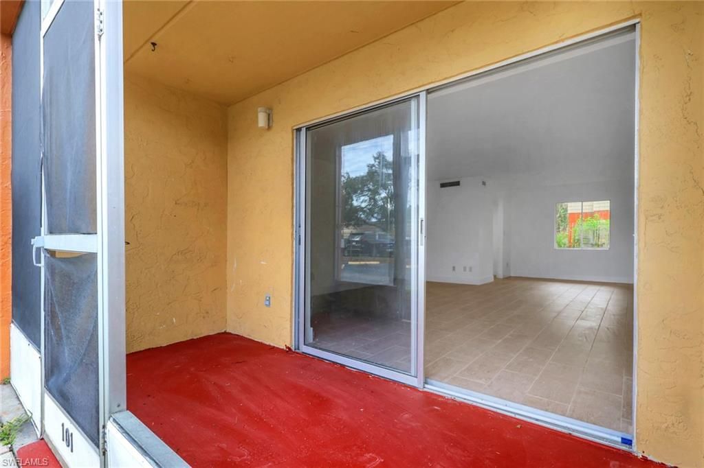 2366 E. Mall Dr, Unit Apt. 101, Fort Myers, FL 33901 Photo